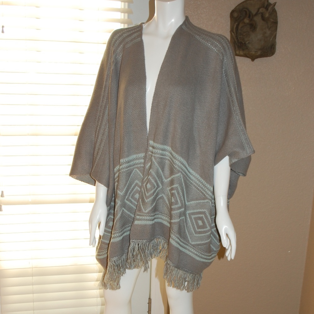 NWT Charming Charlie Blue & Gray Tribal Cape